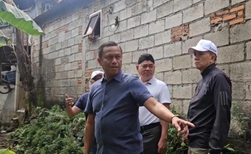 Kali Sunter Dikeruk, Bau dan Banjir Disikat