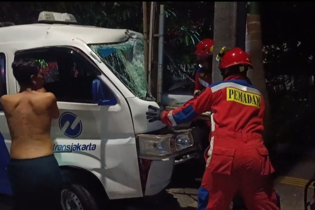 Kecelakaan Angkot di Sunter, Sopir Kelelahan