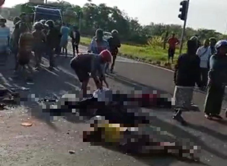 Exit Tol Purwodadi Makan Korban, Truk Tabrak 7 Kendaraan