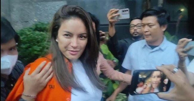 Nikita Mirzani Diserahkan ke Kejati Hari Ini