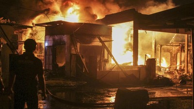 Cekcok dengan Istri, Suami Bakar Rumah Sendiri