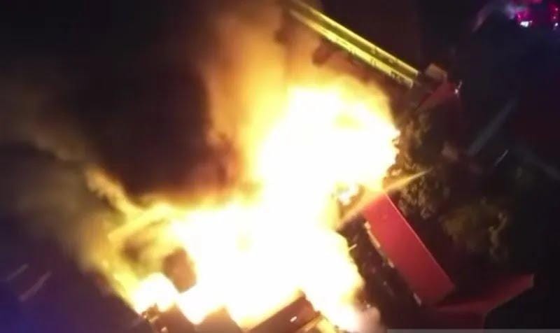 Pabrik Lilin di Jakbar Terbakar