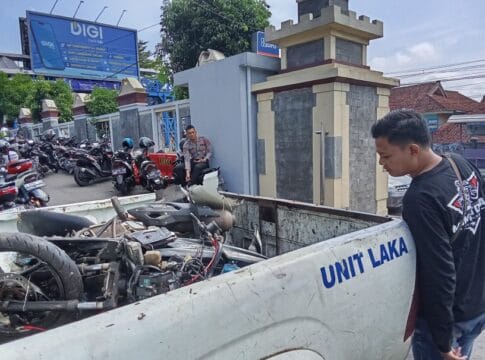 Tewas Usai Motor Tertabrak Fortuner di Cijeungjing