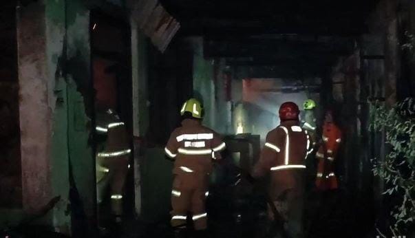 Kebakaran Hanguskan 9 Rumah di Makassar