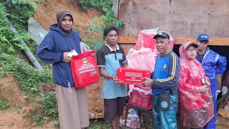 Kemensos Salurkan Bantuan Logistik untuk Korban Longsor