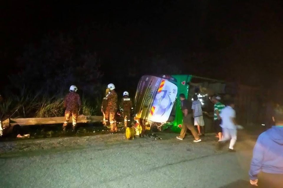 Bus Mahasiswa Kecelakaan, 15 Orang Tewas