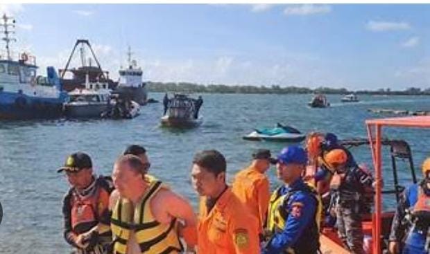 Jet Ski Mogok, Turis AS Terapung Semalaman