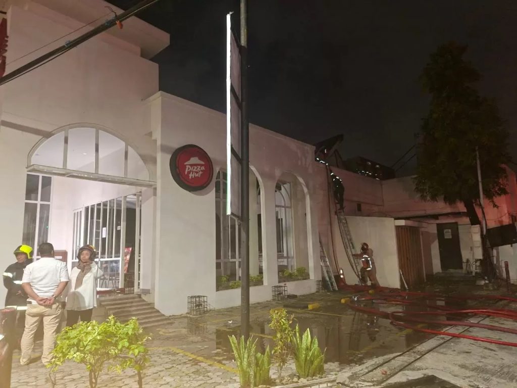 Restoran Pizza Hut Surabaya Terbakar, Tak Ada Korban