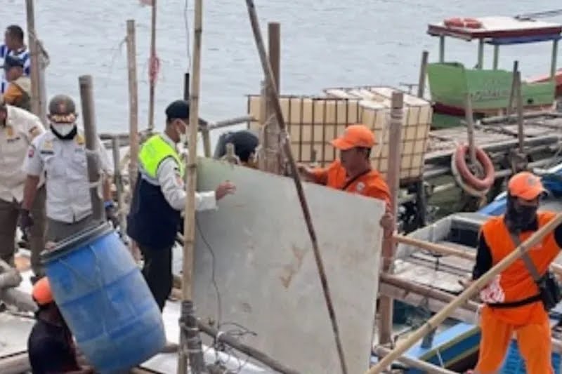 Tanggul NCICD Dibersihkan dari Bangunan Ilegal