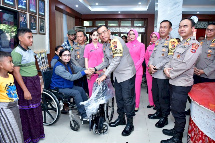 Polri Gelar Baktikes, Warga Bekasi Terima Layanan Gratis