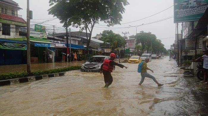 Kawasan MT Haryono Terendam Banjir