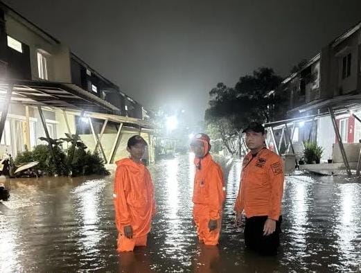 Hujan Deras Sebabkan Banjir di Tangsel