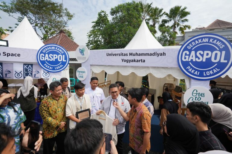 GASPOL Goes to Campus, Milenial UMY Dukung Produk Lokal