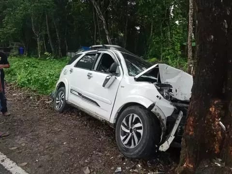 Kades Mekarsari dan Keluarga Tewas dalam Kecelakaan