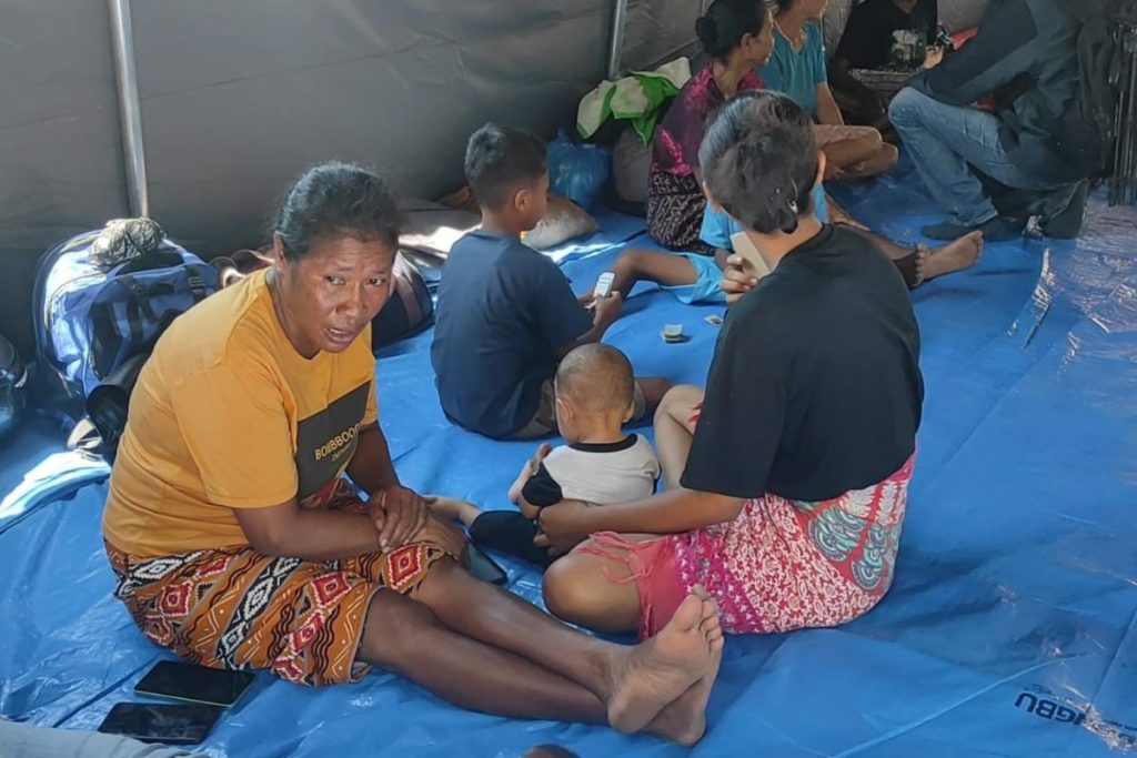 Ribuan Warga Masih Mengungsi Akibat Erupsi Lewotobi