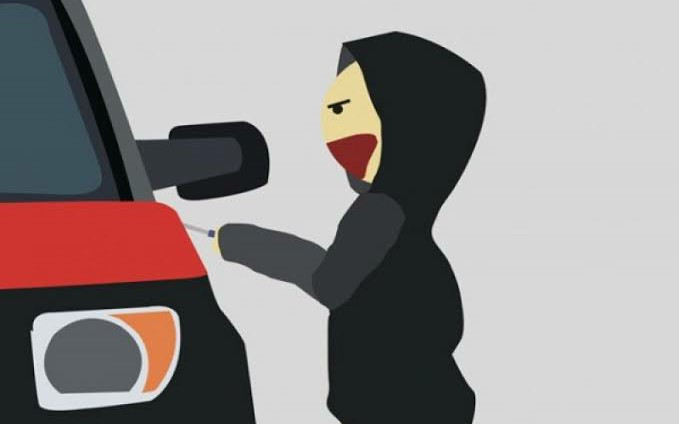 Mobil Dibobol Saat Ditinggal Tambal Ban