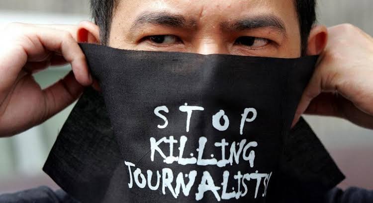 Cuitan Protes Pemerintah, Jurnalis Dihukum Mati