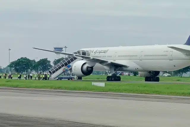 Pesawat Saudi Airlines Diteror Bom, TNI Segera Amankan 376 Penumpang