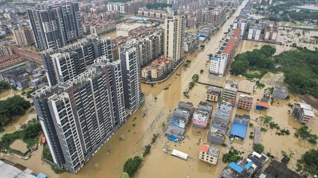 Banjir di China: 300.000 Orang Mengungsi, Kota Seperti ‘Danau