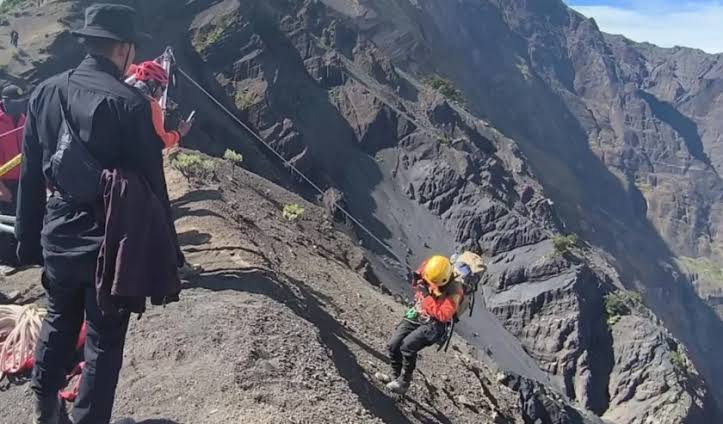 IG Prabowo Ramai Komentar soal Pendaki Brasil Jatuh di Rinjani