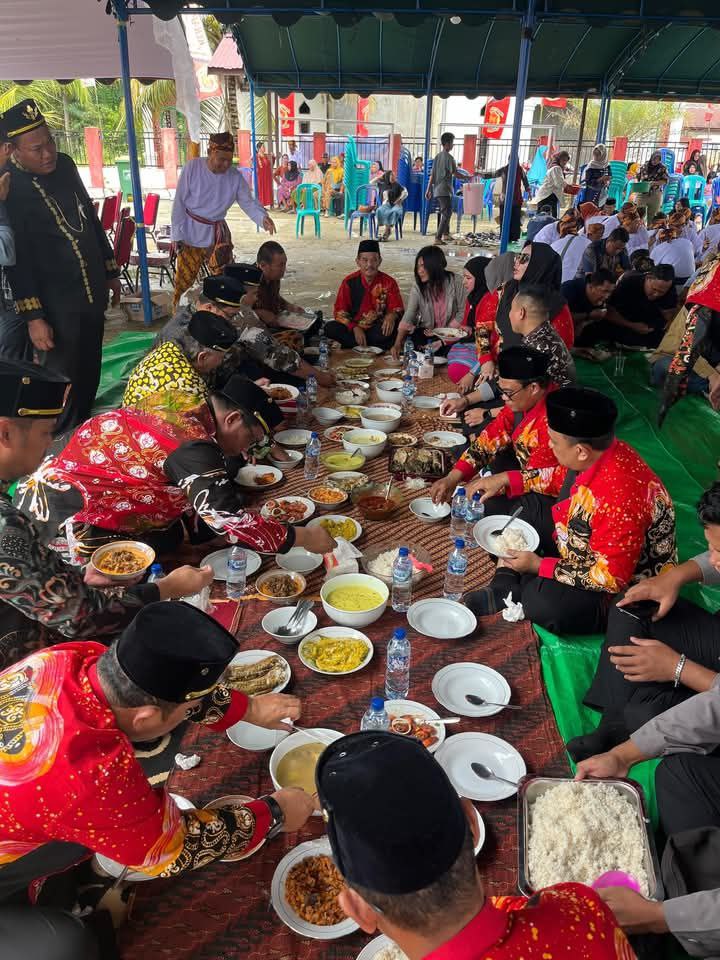 Kepala Disdikbud Kukar Hadiri Festival Budaya di Muara Wis