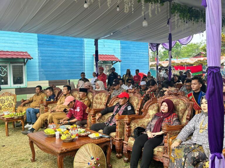 UMKM Desa Bersinar di Festival Kampung Seraong