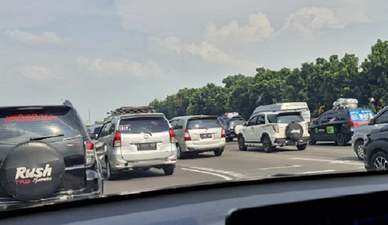 Macet di Tol Usai Libur Panjang