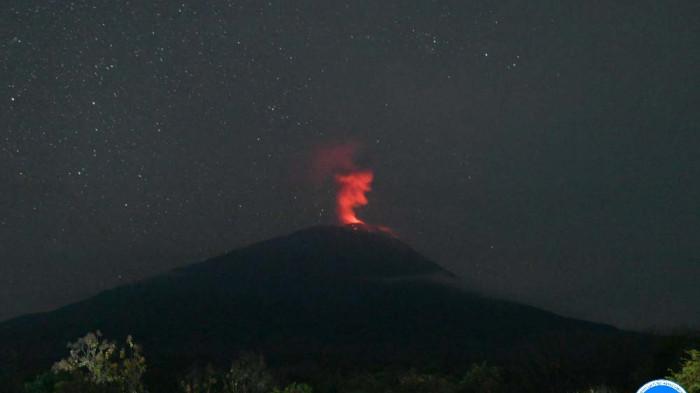 Gunung Ile Lewotolok Meletus 11 Kali, Warga Diimbau Waspada