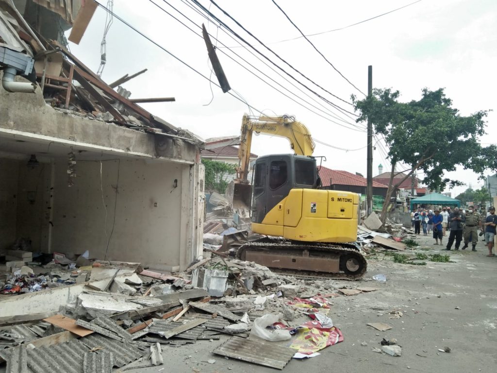 Bangunan Liar di Bekasi Dibongkar Demi Pengendalian Banjir