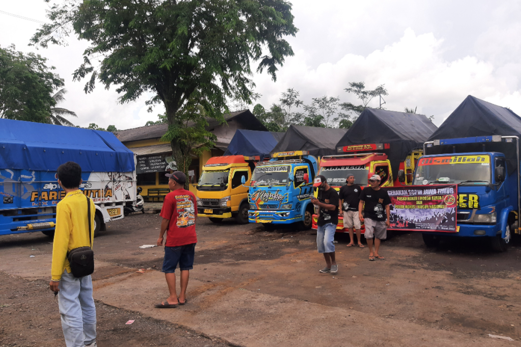 Ratusan Truk Kepung Kemenhub, Protes Zero ODOL