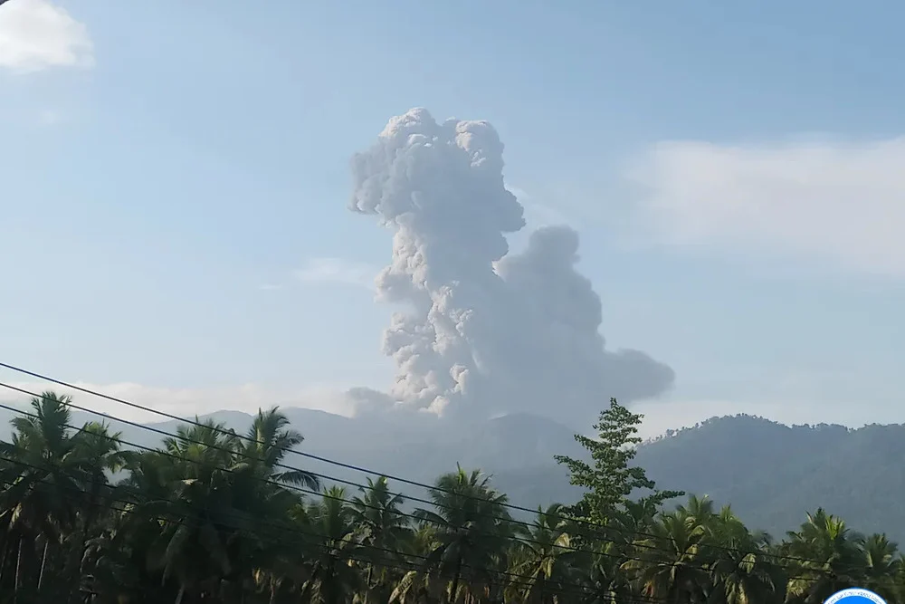 Gunung Dukono Meletus, Warga Diminta Siaga
