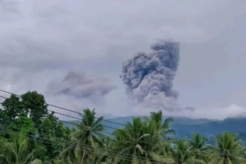 Gunung Dukono Meletus, Warga Diminta Waspada