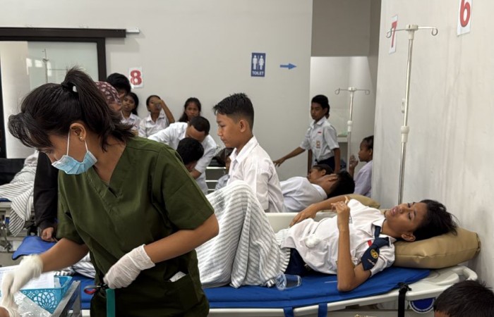 Puluhan Siswa SMPN 8 Kota Kupang Keracunan Makanan MBG
