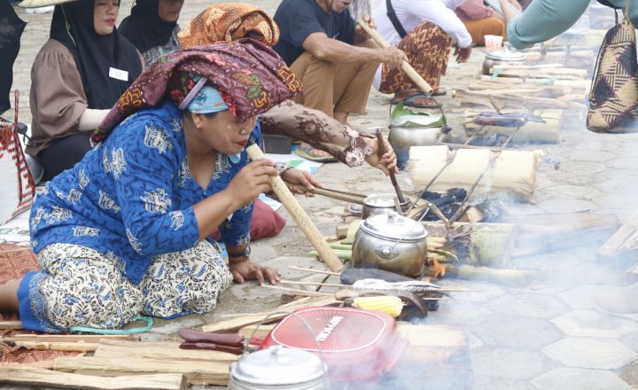 Budaya dan Kuliner Menyatu di Festival Nasi Bekepor 2025