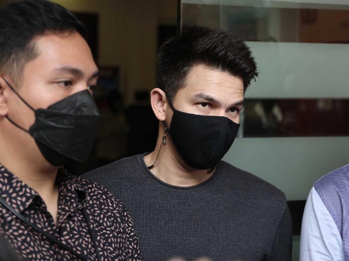 Berkas Lengkap, Jonathan Frizzy Diserahkan ke Kejari