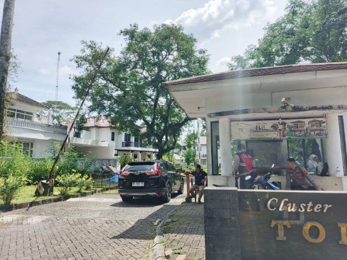 KPK Geledah Rumah Pejabat PUPR Sumut, Polisi Bersenjata Disiagakan