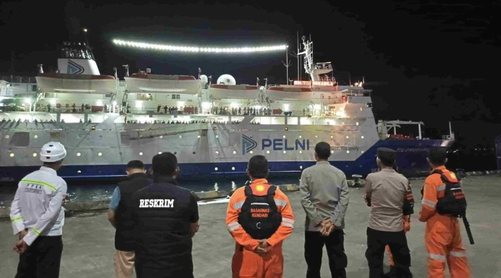 KM Tilongkabila Tabrak Karang, Penumpang Panik