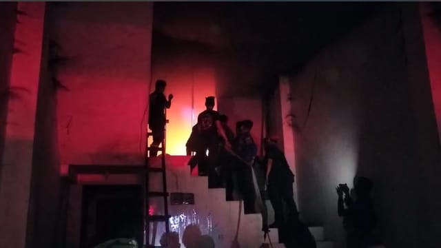 Arus Pendek Diduga Picu Kebakaran Ruko di Wonomulyo