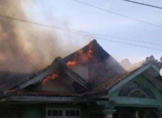 Puntung Rokok Diduga Picu Kebakaran, Rumah Hangus Terbakar