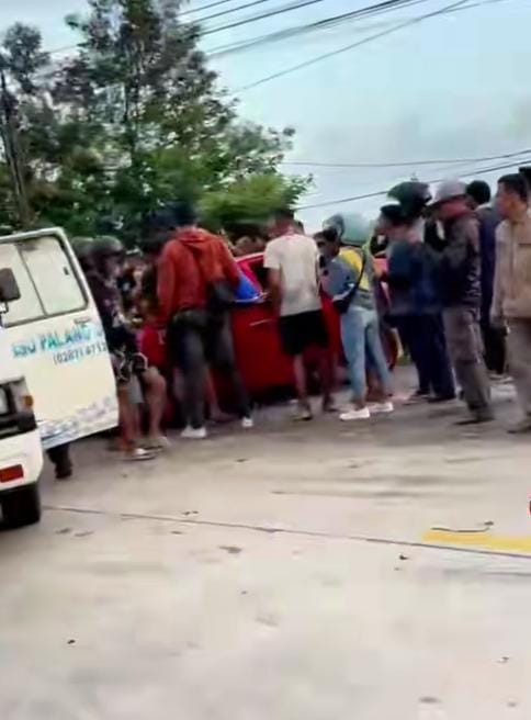 Gagal Salip, Truk Tabrak Sedan di Kebumen