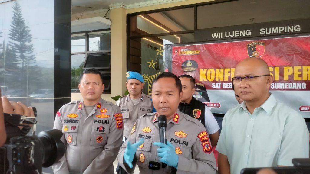 Lima Oknum Wartawan Peras Kades, Ditangkap Polisi