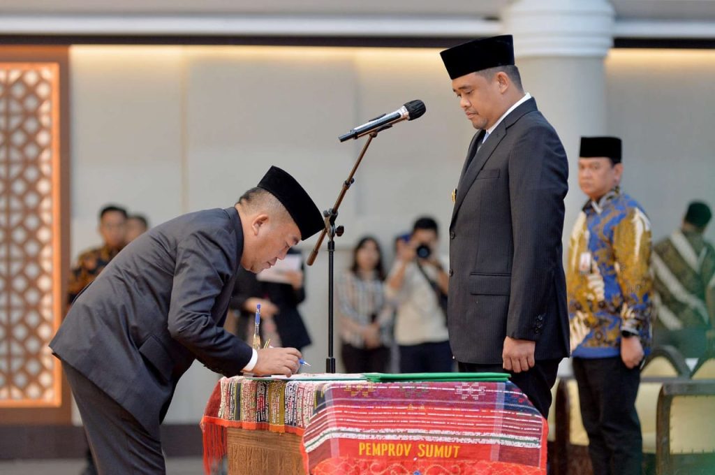 Pelantikan Pejabat Diwarnai Peringatan Antikorupsi