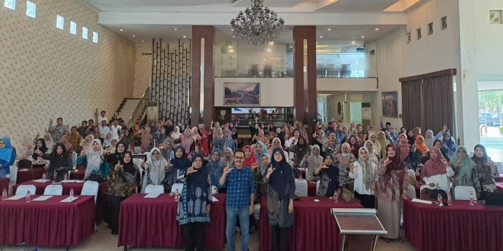 Pelatihan Buku Muatan Lokal Disambut Antusias Guru