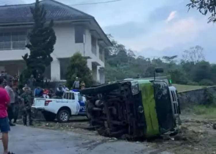 Rem Blong, Truk Tewaskan Pengendara Motor