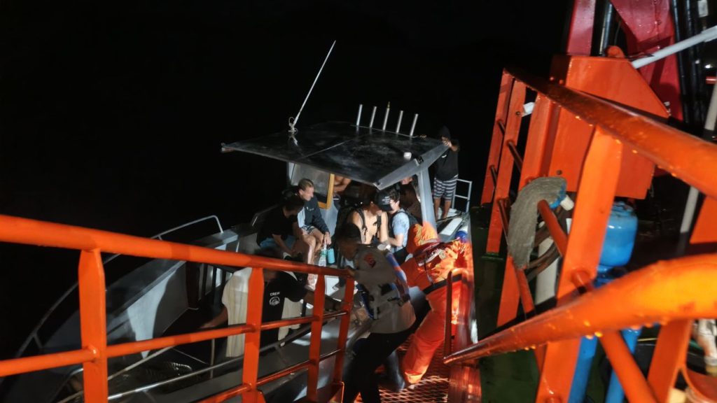 Kapal Bocor di Laut, Seluruh Penumpang Selamat