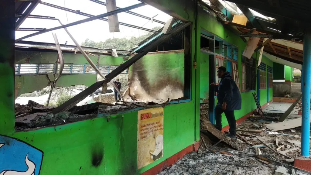 Sekolah di Zona Erupsi Lewotobi Akan Direlokasi