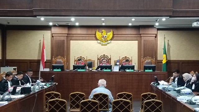 KPK Hadirkan Iqbal Latanro di Sidang Investasi Fiktif