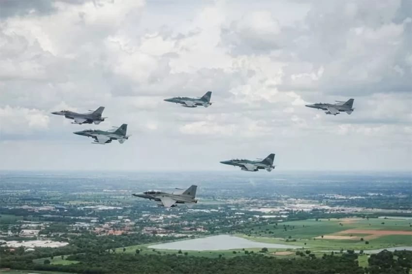 Thailand Bombardir Gedung di Kamboja