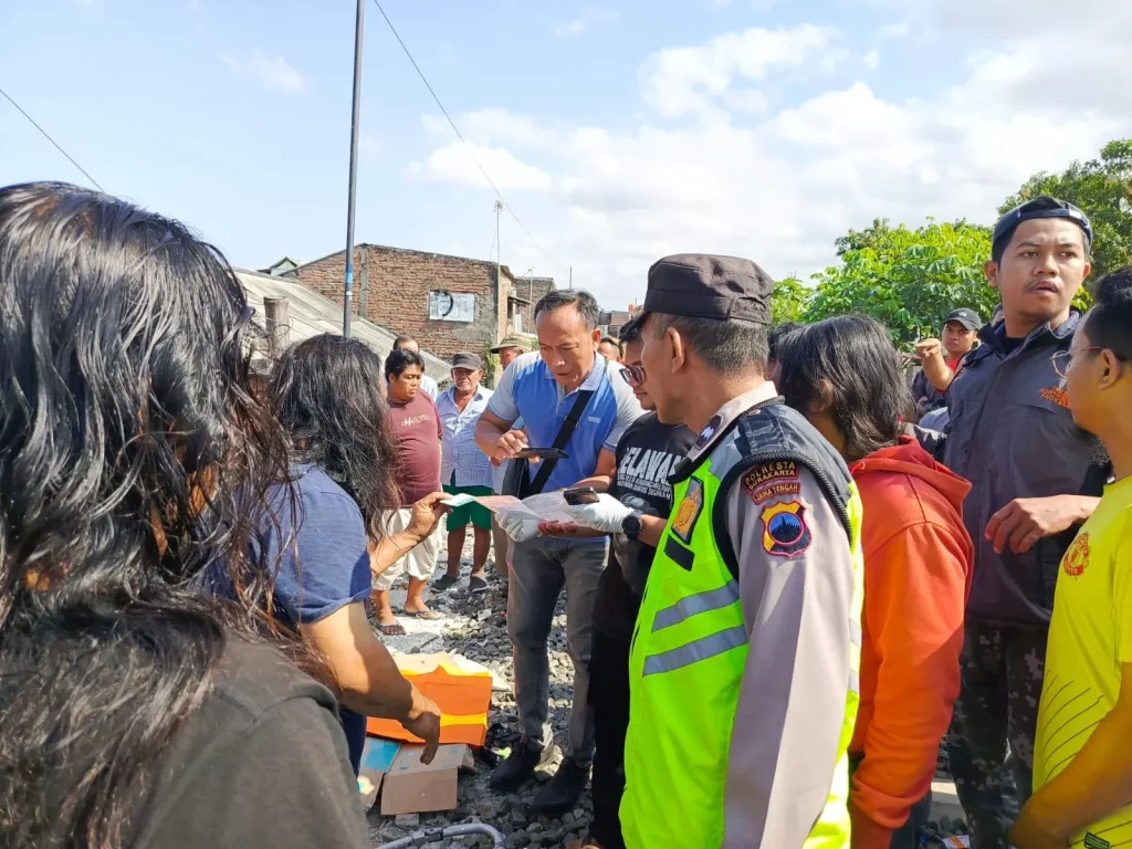 Warga Solo Tewas Tertabrak KA di Pelintasan Tanpa Palang