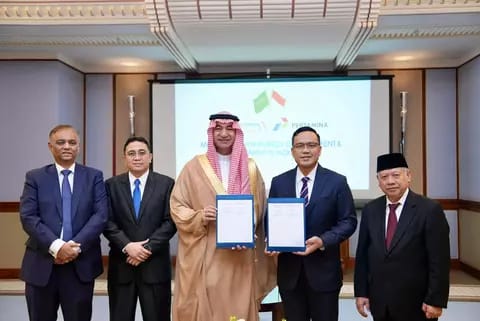 Pertamina Gandeng ACWA Power Kembangkan Energi Bersih